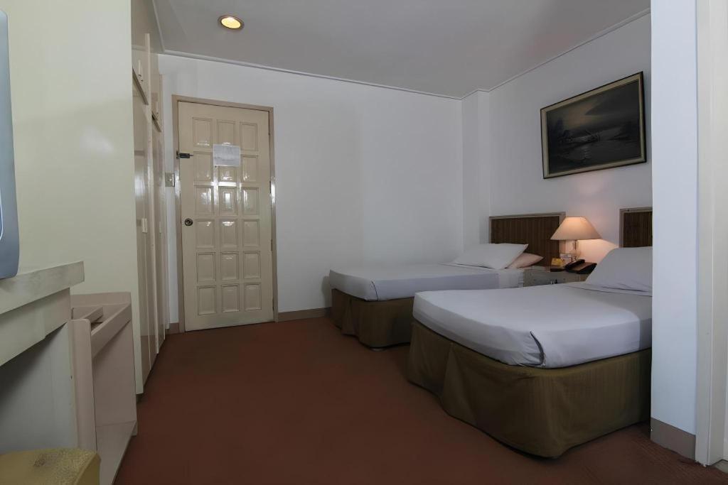 Hotel Supreme Baguio City Esterno foto