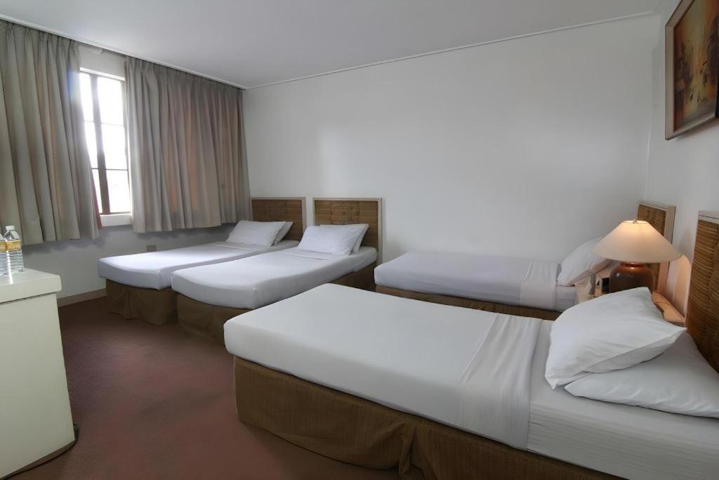 Hotel Supreme Baguio City Esterno foto